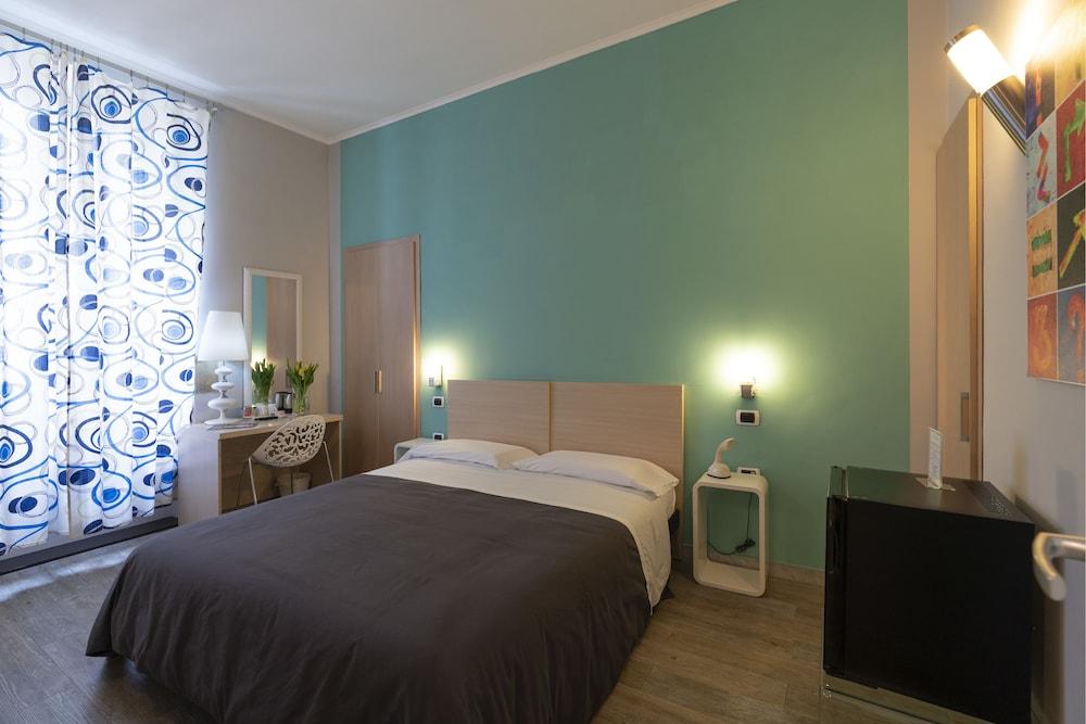 H Rooms Boutique Hotel نابولي المظهر الخارجي الصورة