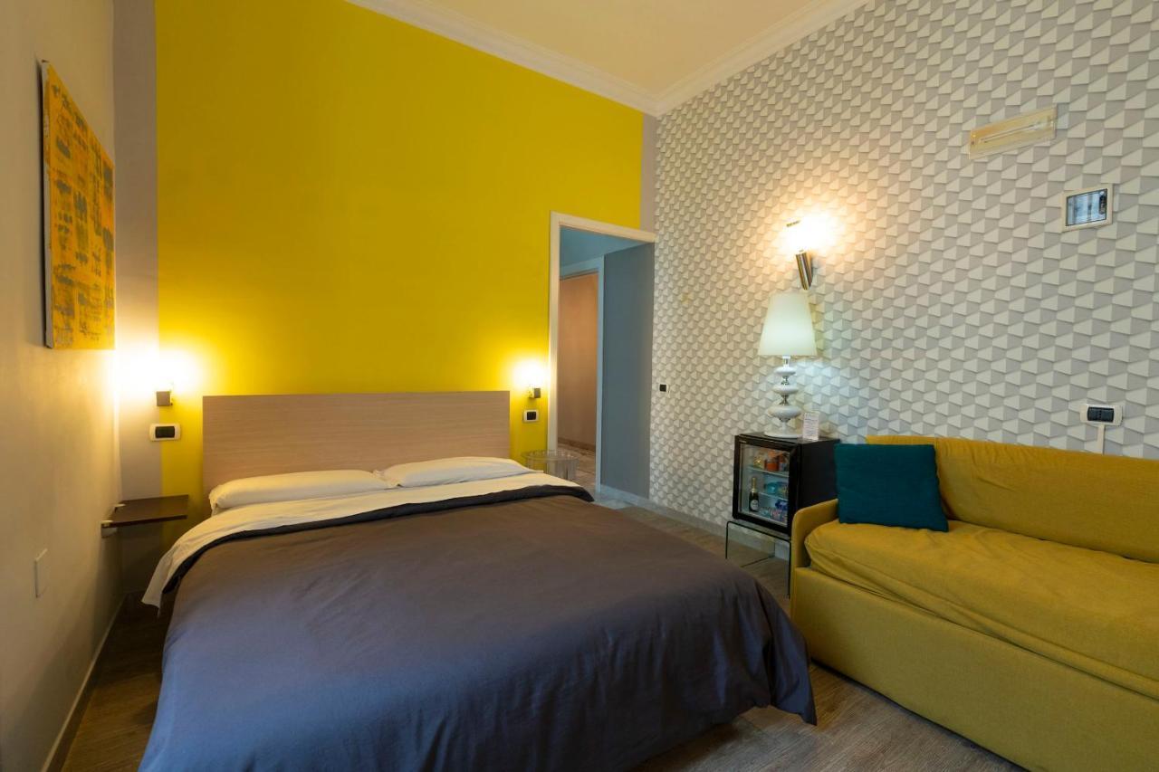 H Rooms Boutique Hotel نابولي المظهر الخارجي الصورة