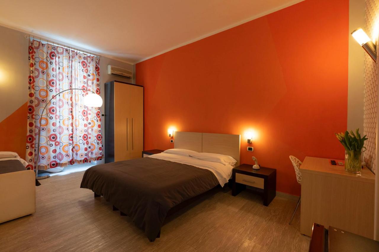 H Rooms Boutique Hotel نابولي المظهر الخارجي الصورة